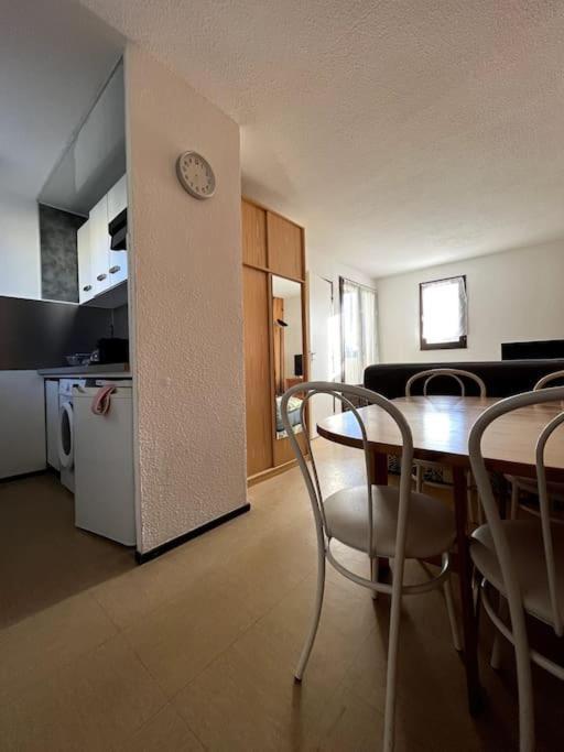 St-Pierre-La-Mer, Bel Appartement A Dans Residence Avec Piscine Et Tennis Entre 5 Et 10 Min De La Plage Флері Екстер'єр фото