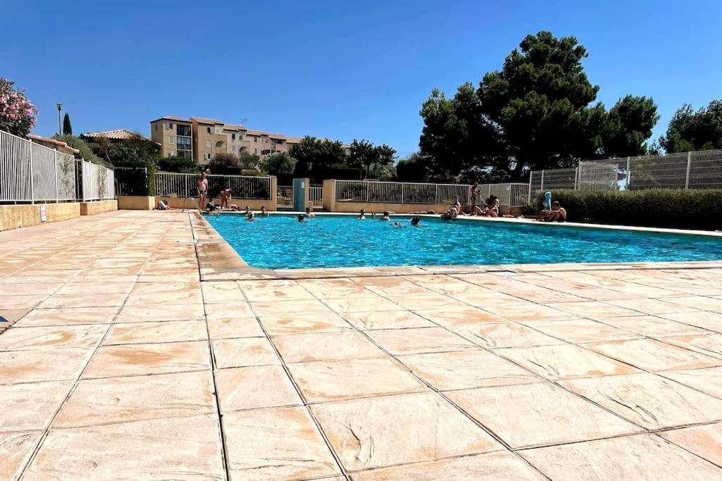 St-Pierre-La-Mer, Bel Appartement A Dans Residence Avec Piscine Et Tennis Entre 5 Et 10 Min De La Plage Флері Екстер'єр фото